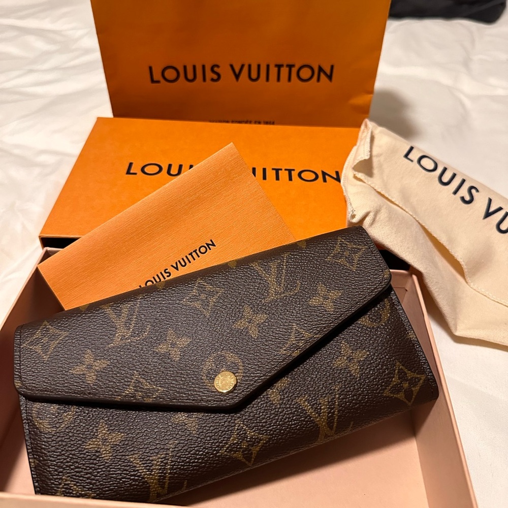 Louis Vuitton Sarah Wallet